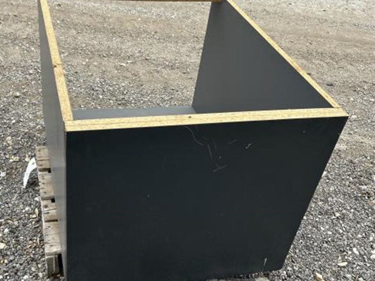 #97-•-market-display-box---2'w-x-2.5'l-x-3'h-image-2