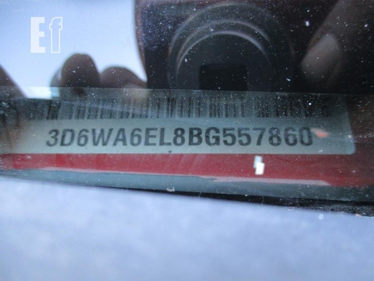 2011-dodge-3500-image-28