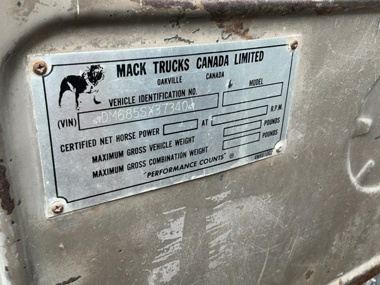 #303-•-mack-crane-truck-image-20