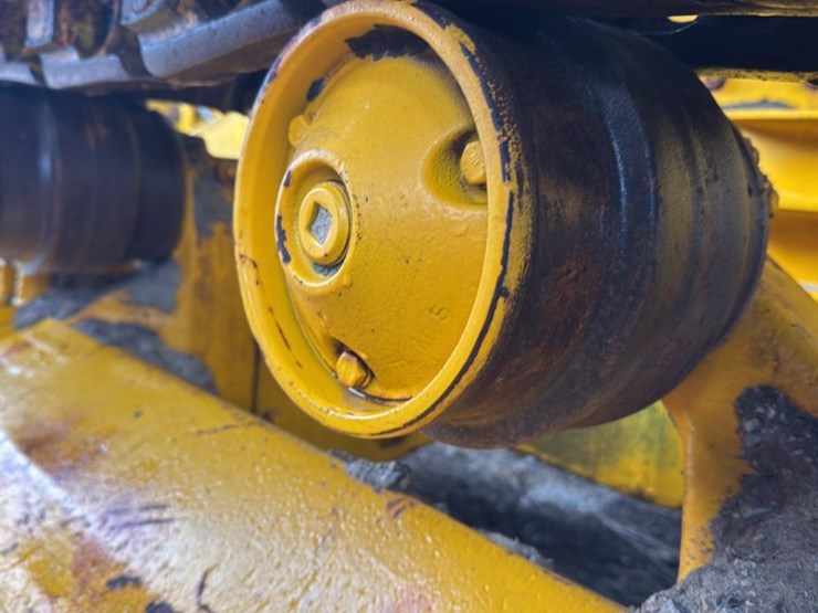 international-125c-image-14