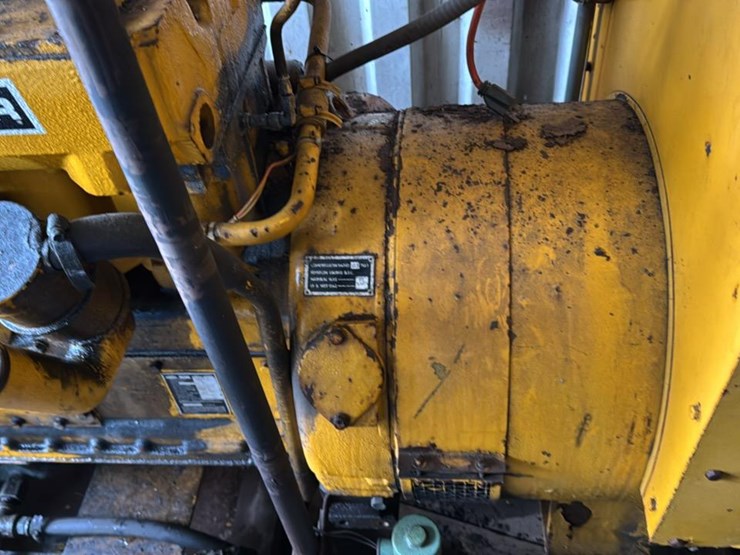 #255-•-cat-genset-image-19