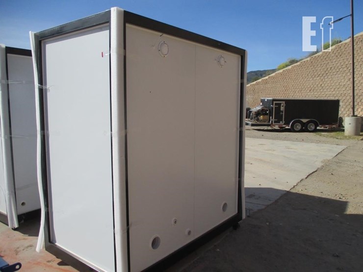 47"-x-86"-x-85"-double-stall-bathroom-image-3