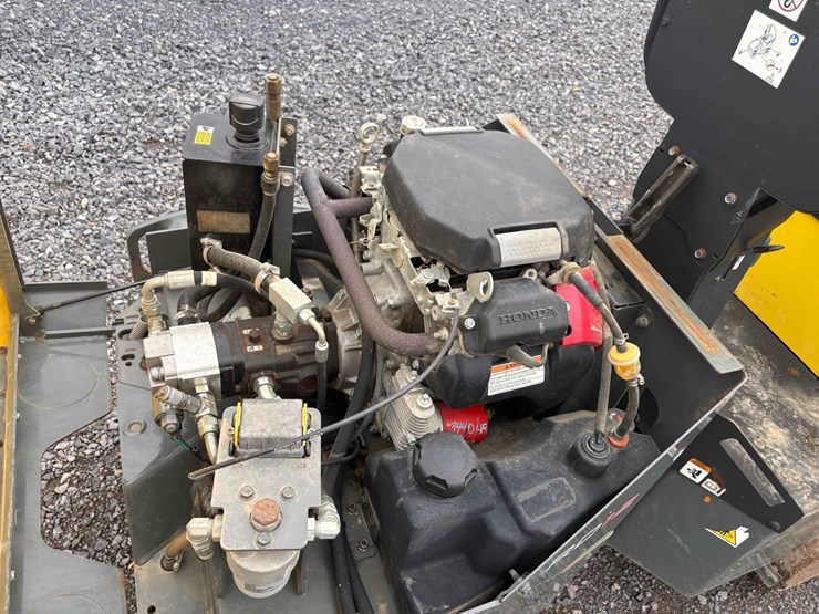 wacker-neuson-rd12-roller-image-5