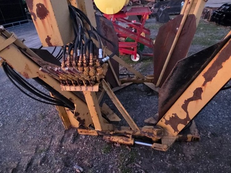 ts-44t-skidloader-tree-spade-image-11