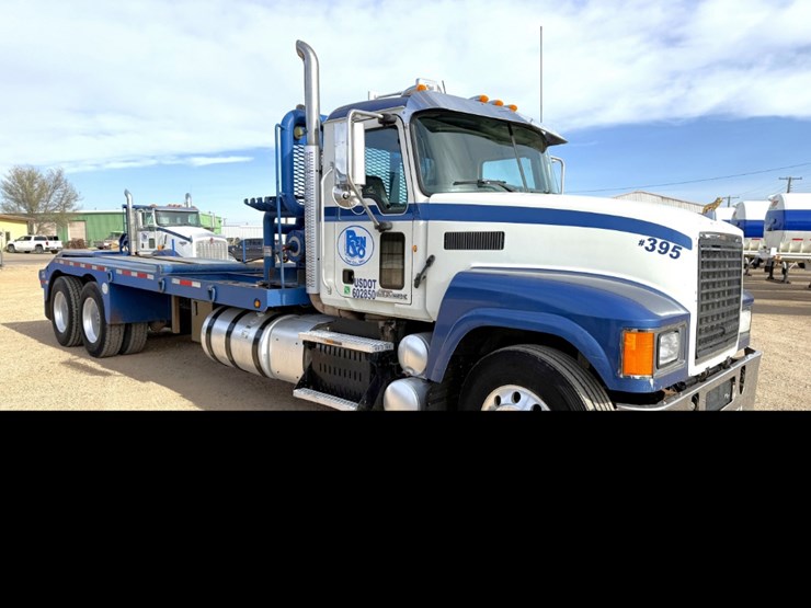 2014-mack-pinnacle-chu613-image-2