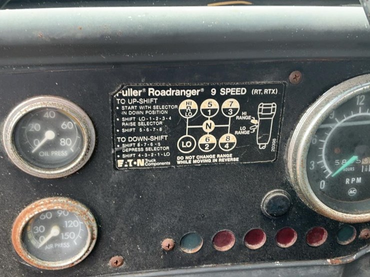 1984-gmc-9500-image-31