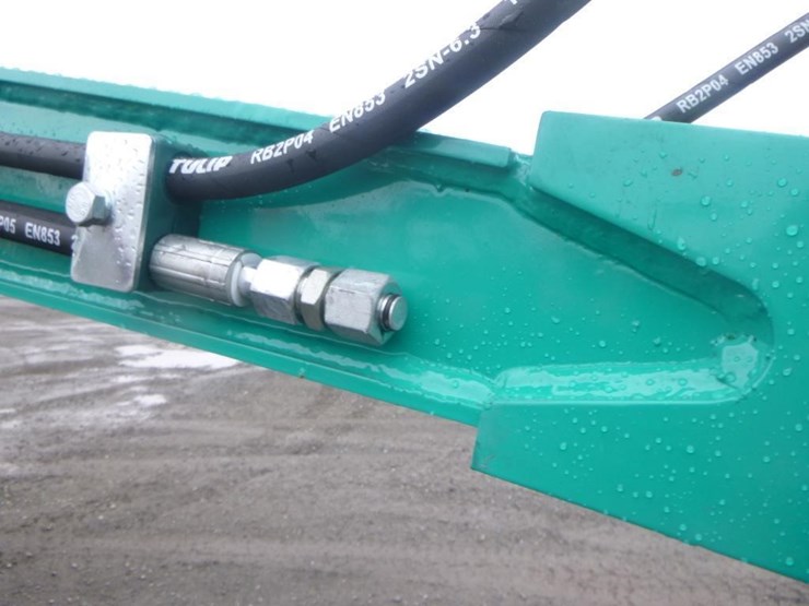 2026-agt-h15r-hydraulic-excavator-image-13