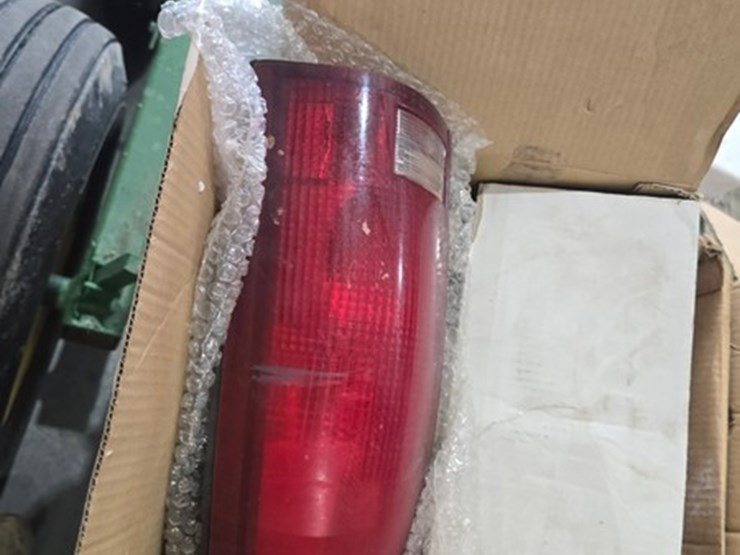 chevrolet-1ton-image-3