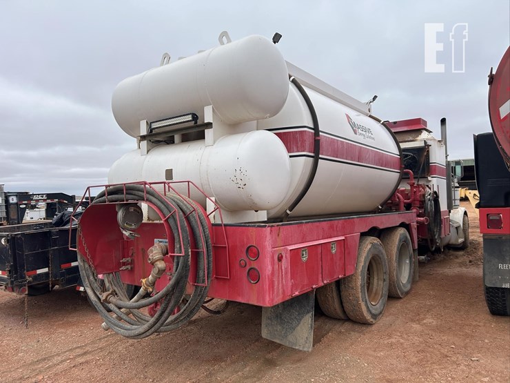 2004-peterbilt-357-image-17