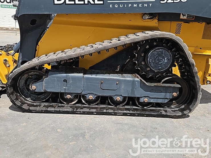 2023-deere-325g-image-16