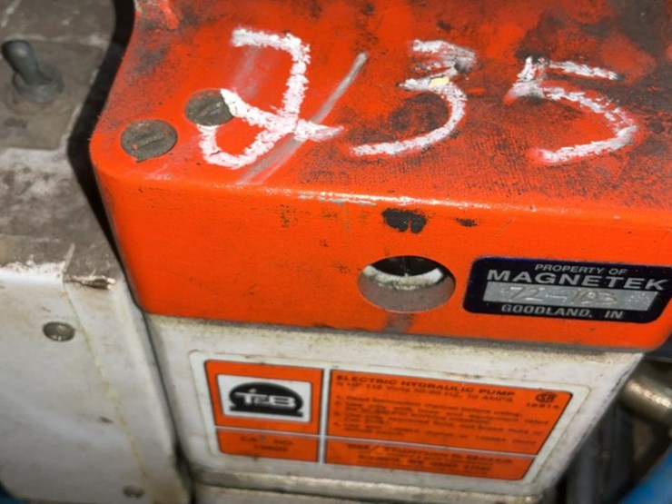 #235-•-hydraulic-pump,-tools,-and-parts-image-17