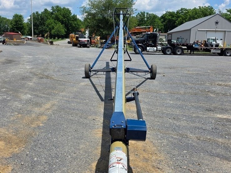 new-harvest-t862-8"x62'-transport-auger-image-39