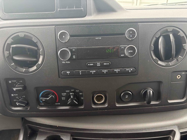 2011-ford-e350-image-21