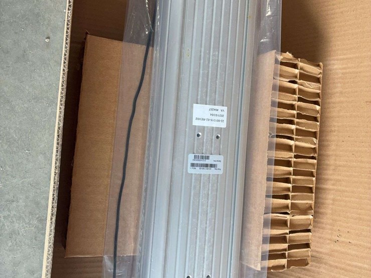 chargepoint-electric-vehicle-charging-station-in-original-box-image-9