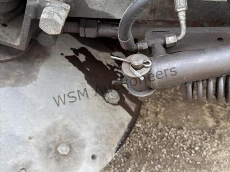 2001-freightliner-fc70-image-28