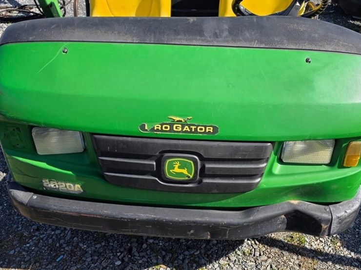 2020-john-deere-gator-image-16