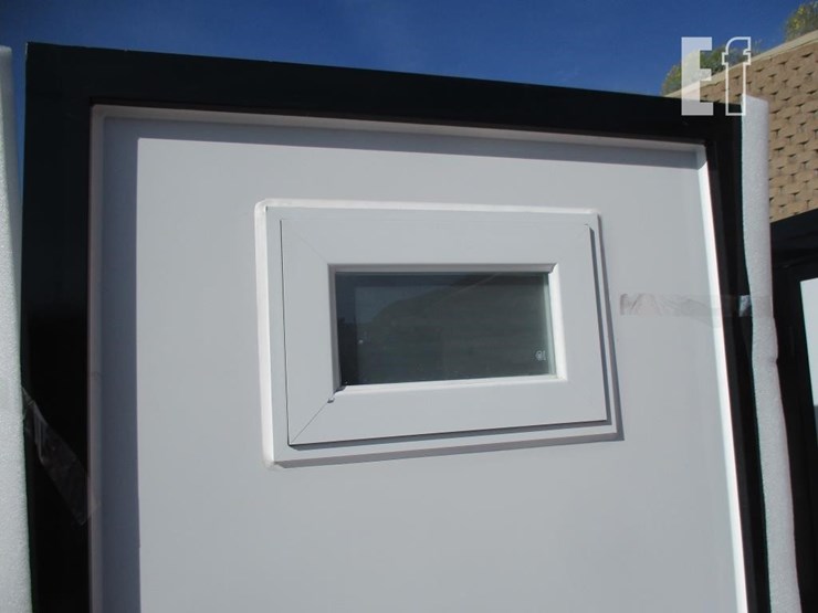 51"-x-79"-x-89"-bathroom-w/shower-image-5