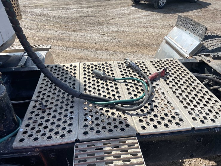 2004-kenworth-t800-image-31