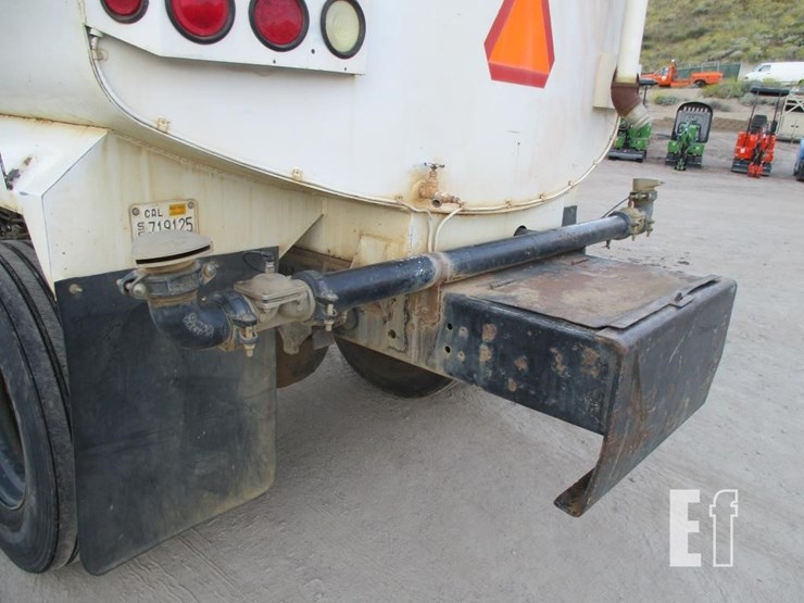 2001-ford-f750-image-17