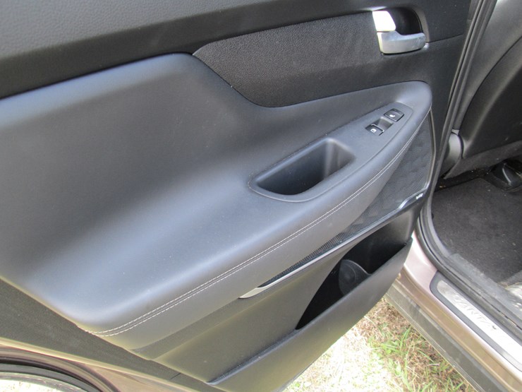 2019-hyundai-santa-fe-image-16