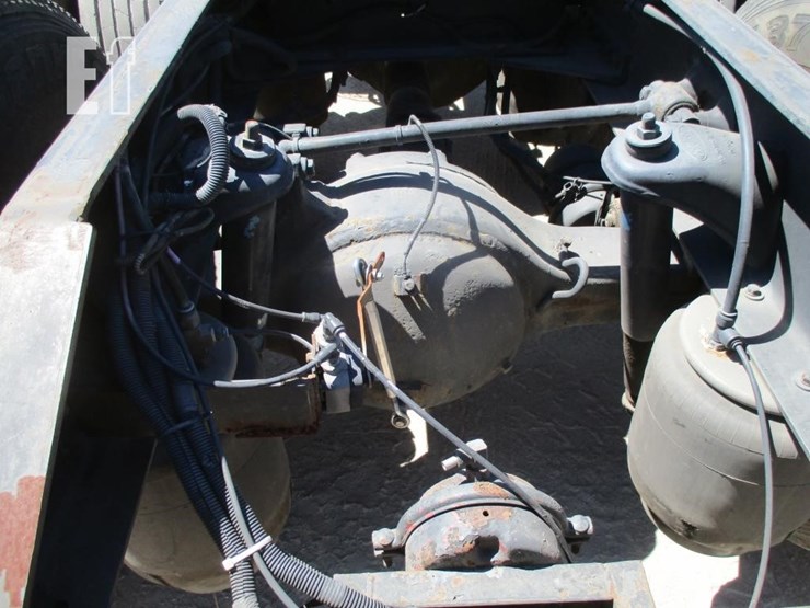 2012-peterbilt-386-image-19