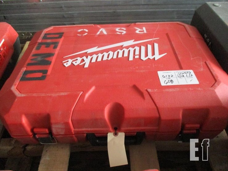 milwaukee-1-5/8"-electric-magnetic-drill-image-1