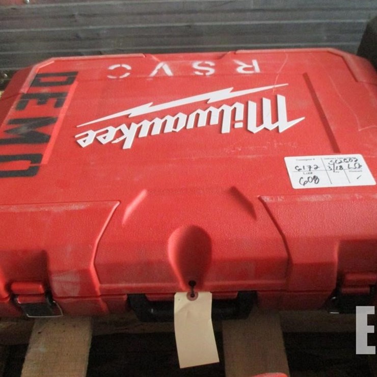 MILWAUKEE 1 5/8" ELECTRIC MAGNETIC DRILL