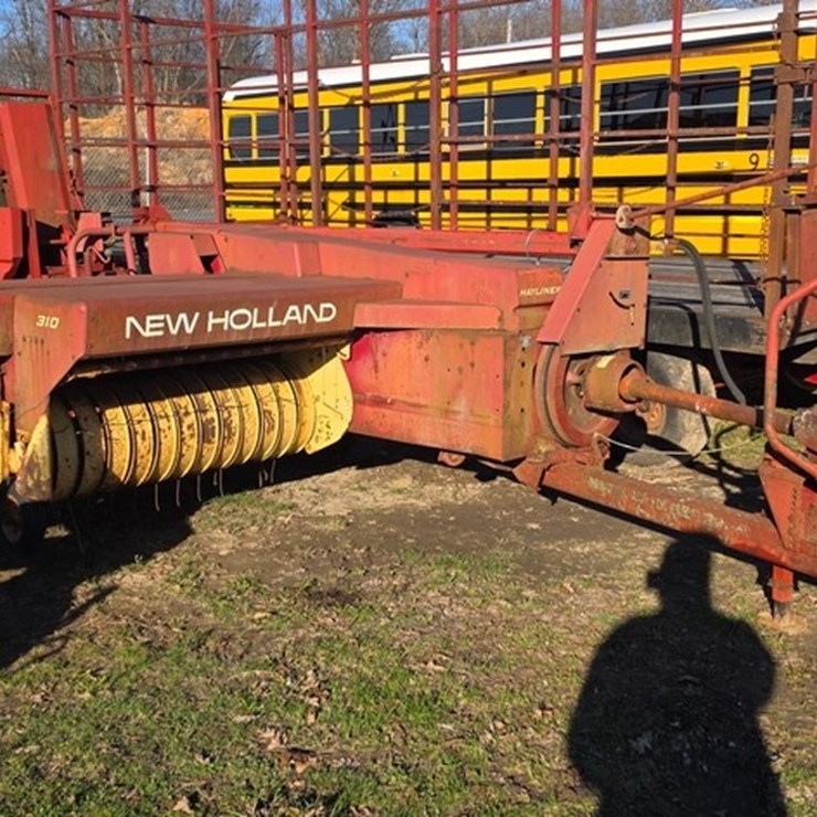 NEW HOLLAND 310