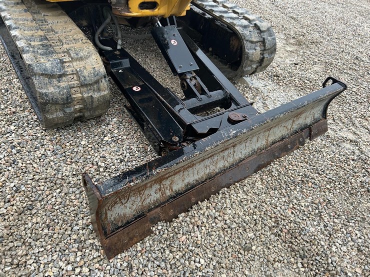 2022-caterpillar-305-image-10