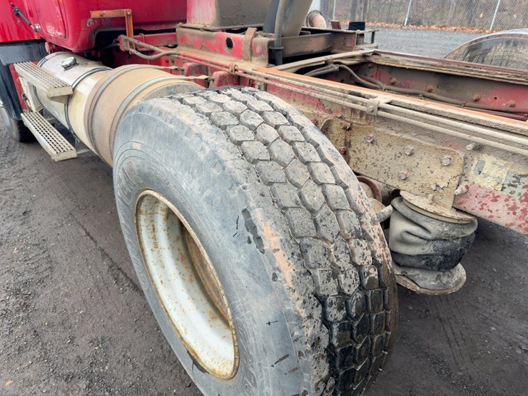 2000-mack-rd688s-image-16