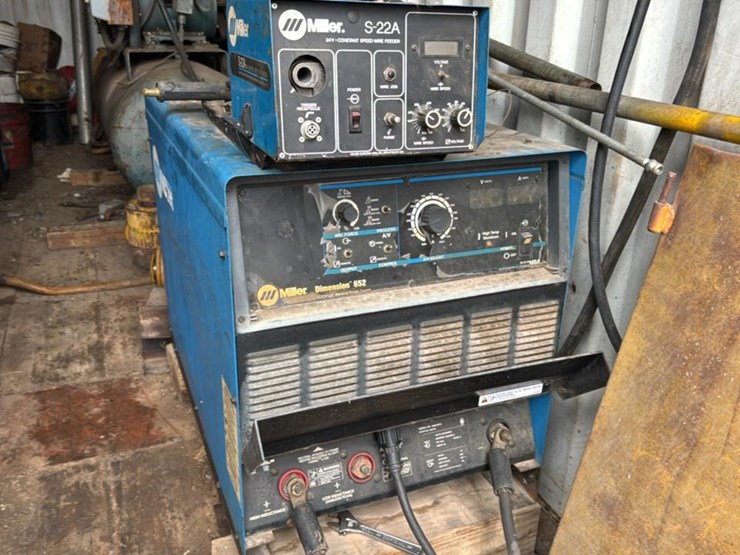 #252-•-miller-welder-image-1
