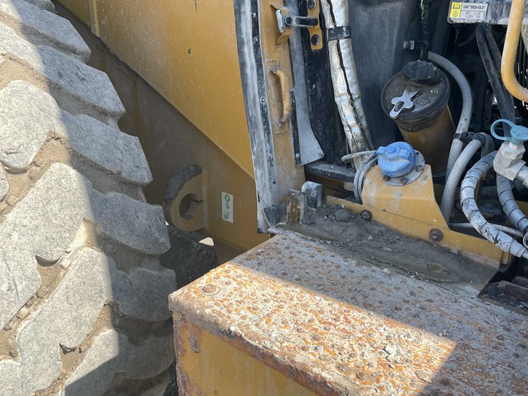 caterpillar-982m-image-34