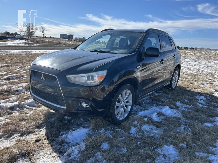 2011-mitsubishi-outlander-image-1