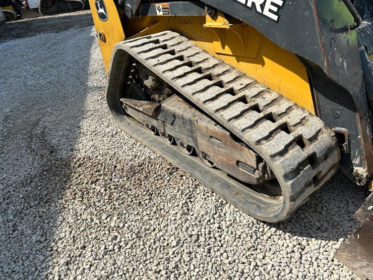 2019-deere-317g-image-13