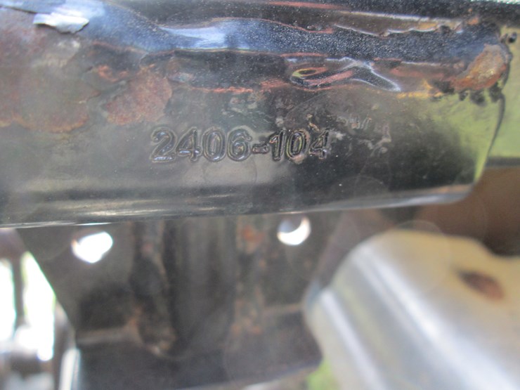 2011-caterpillar-550-image-28