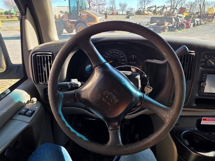 2000-chevrolet-3500-image-37
