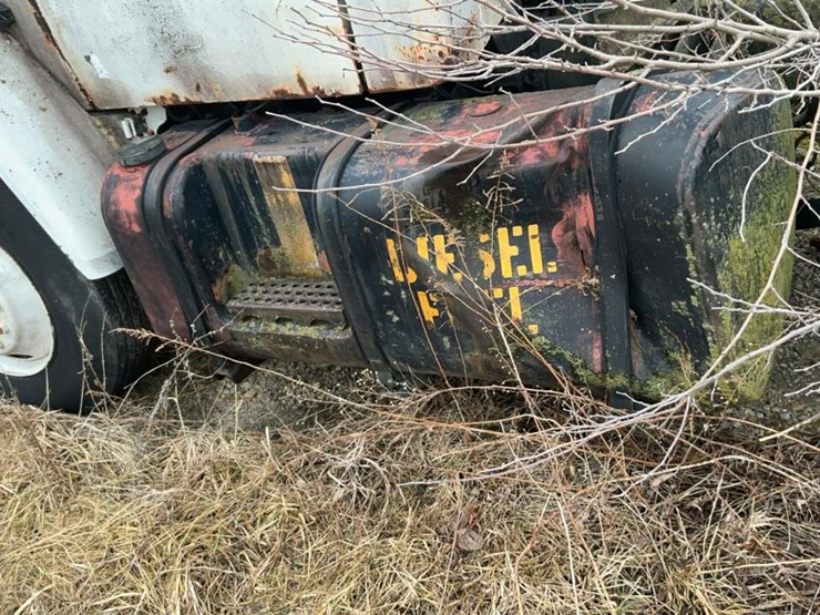 1984-gmc-9500-image-33