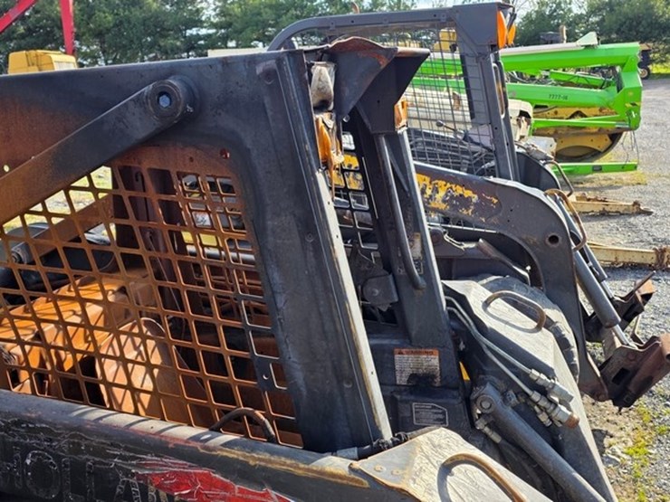 new-holland-ls140-image-10