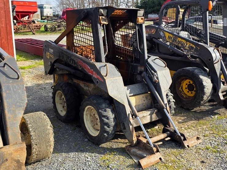 new-holland-ls140-image-1