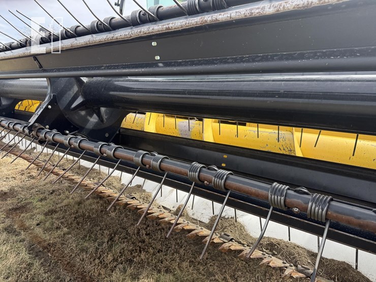 2008-new-holland-h8040-image-4