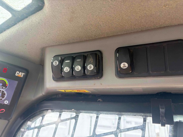 2019-caterpillar-272d2-image-19