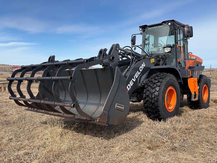 2022-develon-dl220-7-image-1