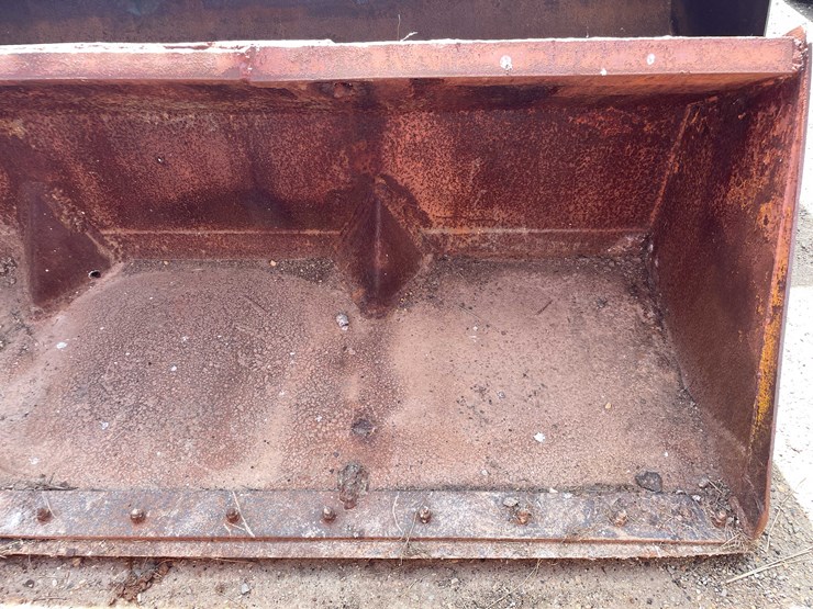 #5685-•-pin-on-bucket-image-9