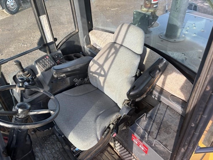 2005-deere-624j-image-32