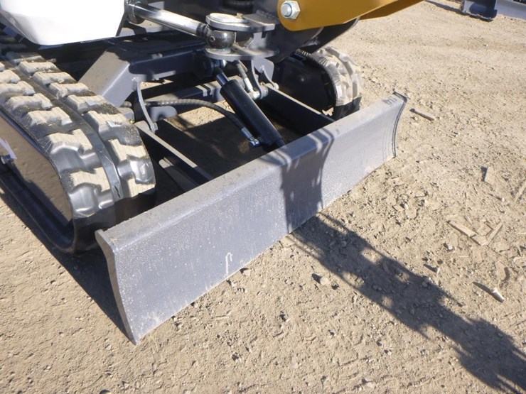 me20-hydraulic-excavator-image-16