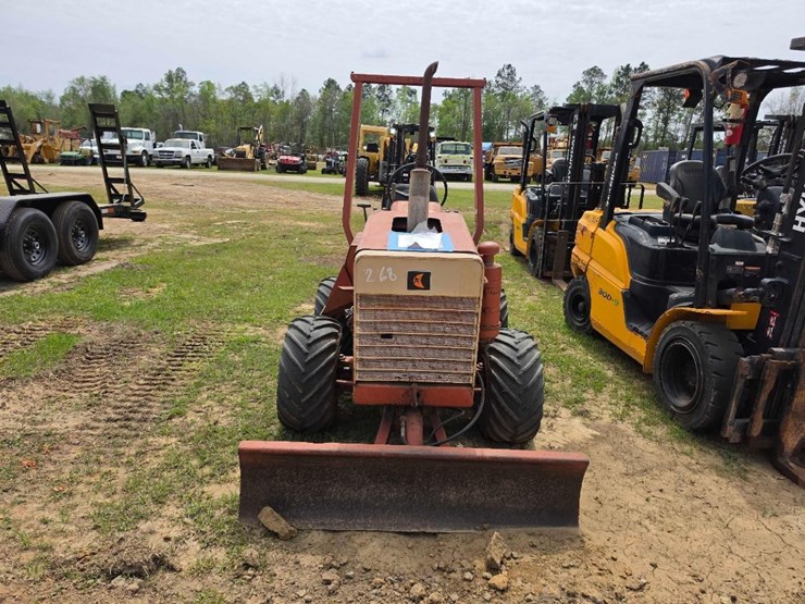 ditch-witch-2300-image-5