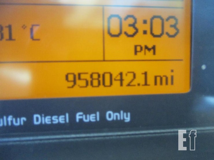 2015-volvo-10-image-28