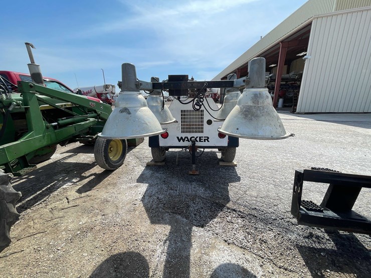 #5692-•-wacker-light-tower-image-6