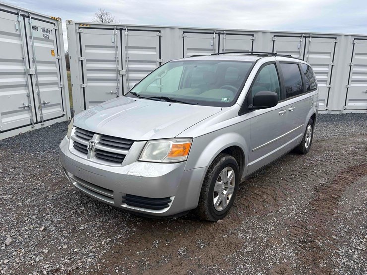 2010-dodge-caravan-image-1