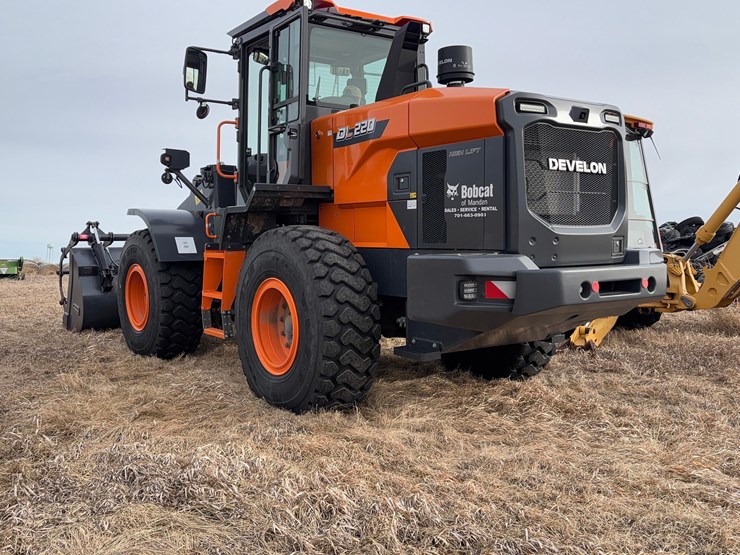 2022-develon-dl220-7-image-3